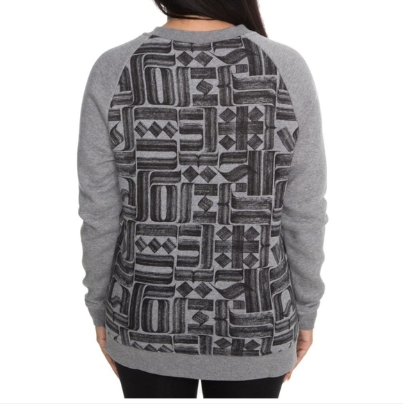 Nike Women’s Graphic Sweatshirt – Size Large - Picture 2 of 5